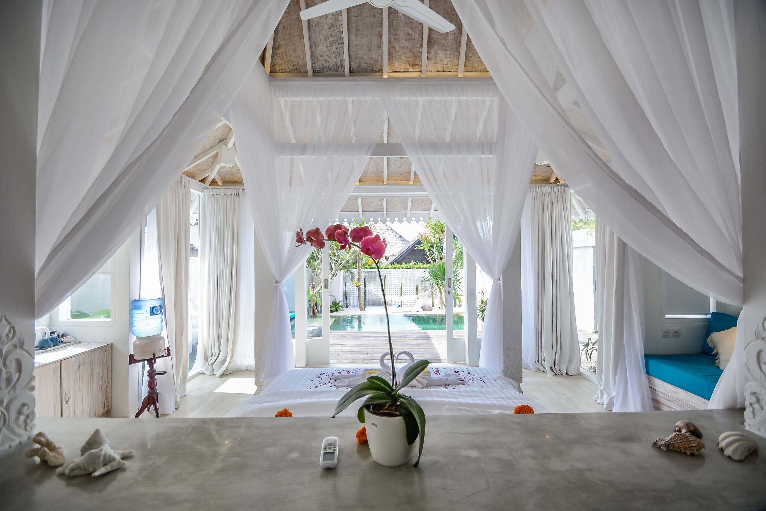 Mahi Mahi Suite 2: Romantic Joglo + Lagoon Pool 11