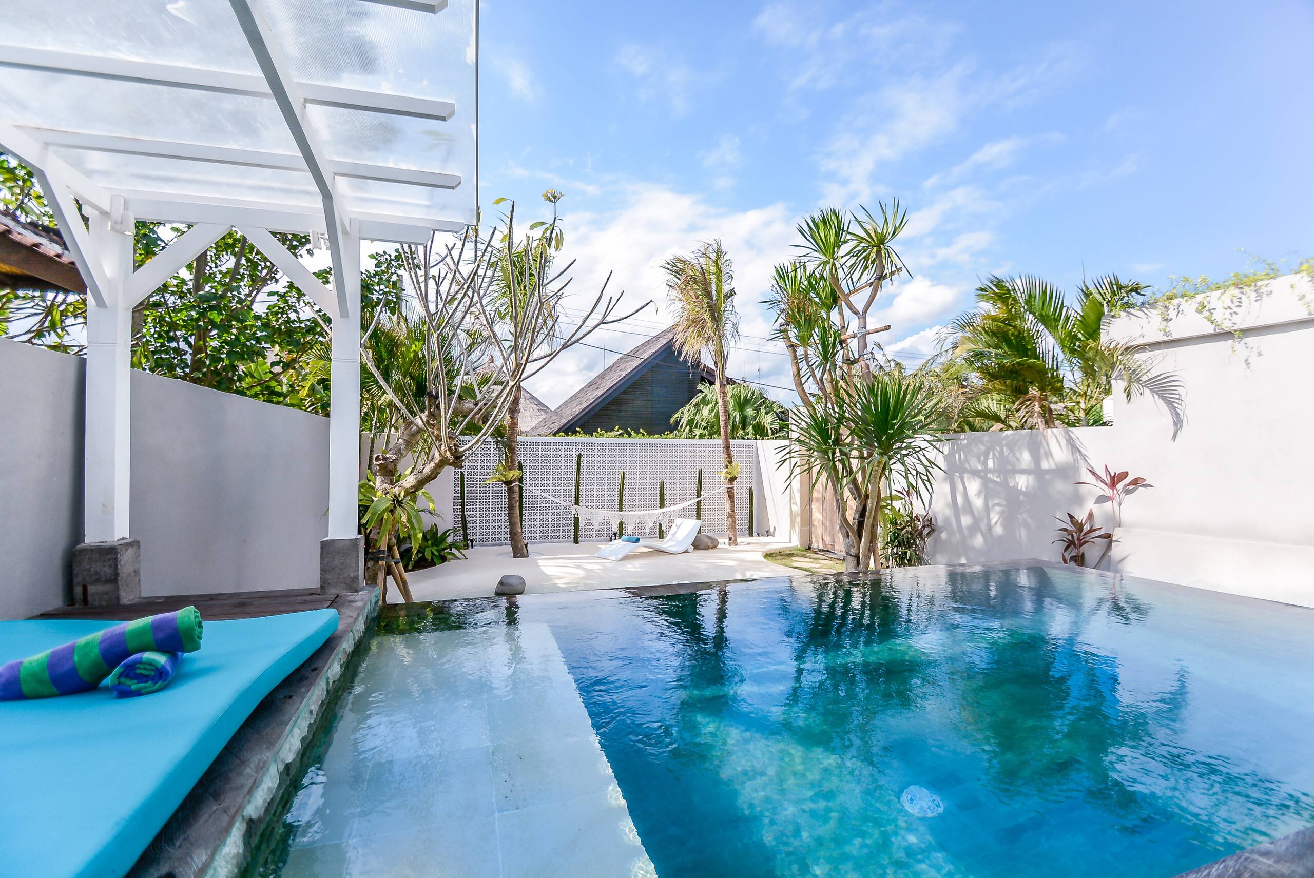 Mahi Mahi Suite 2: Romantic Joglo + Lagoon Pool 22