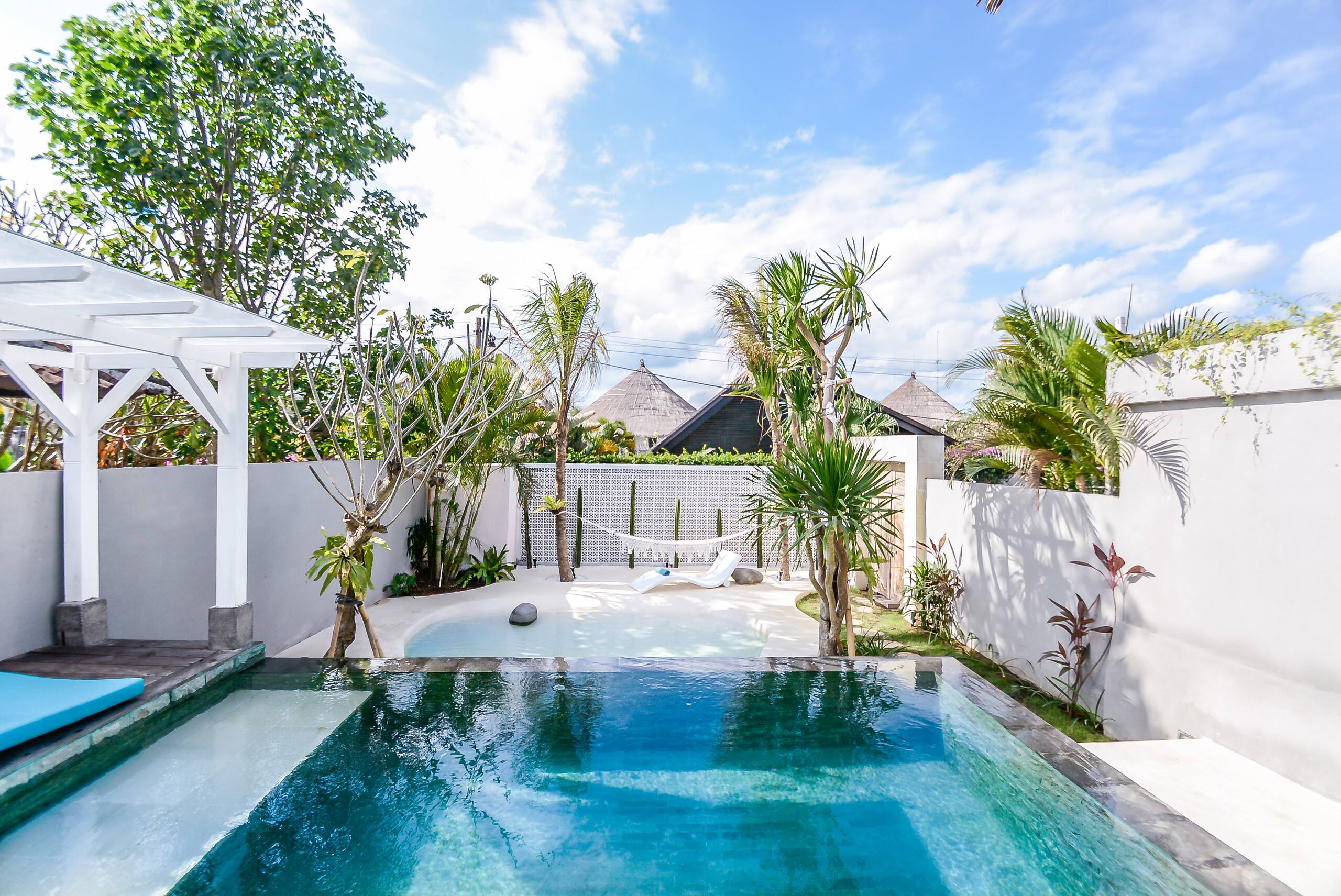Mahi Mahi Suite 2: Romantic Joglo + Lagoon Pool 24