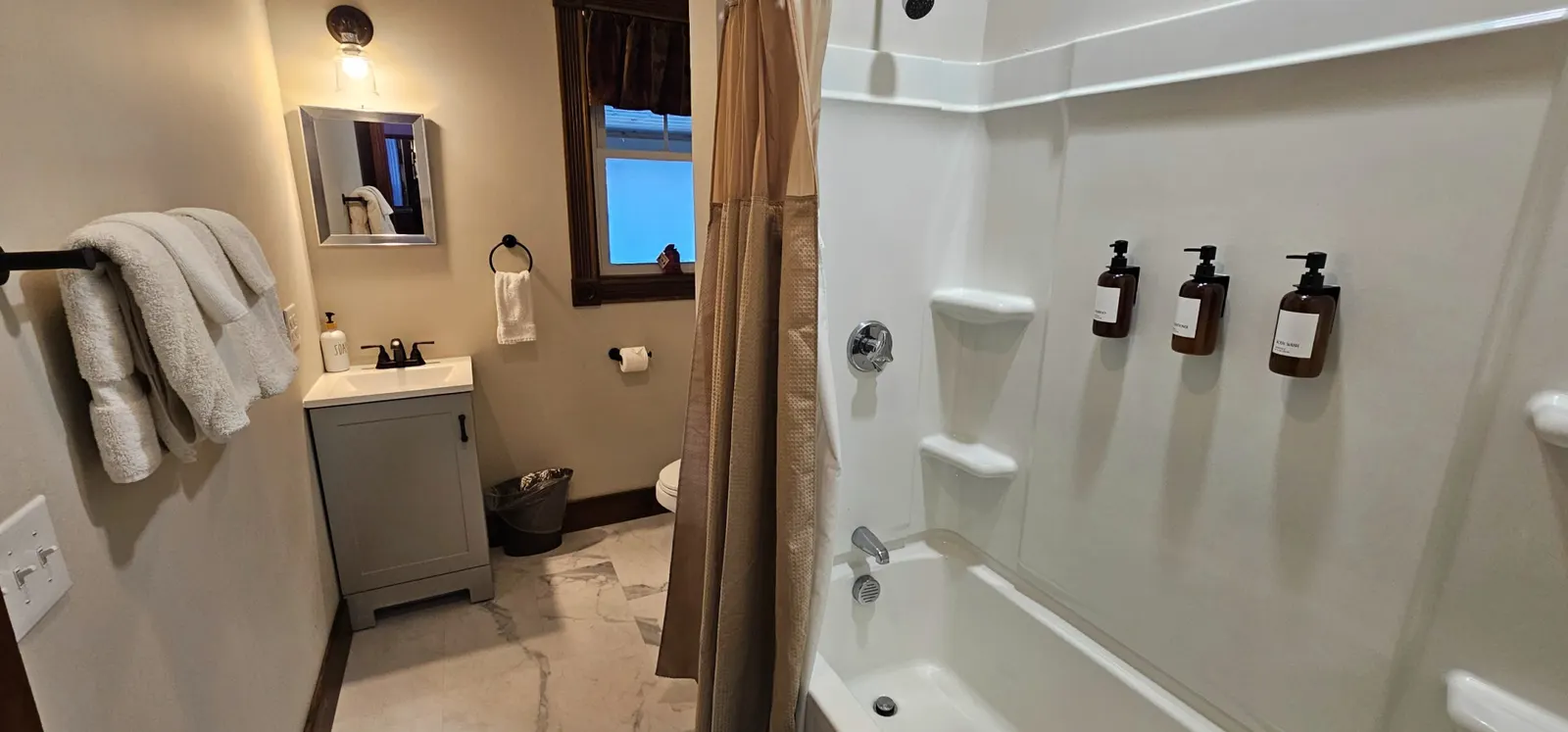 Pleasant Street Retreat - Apartment 3BR 6