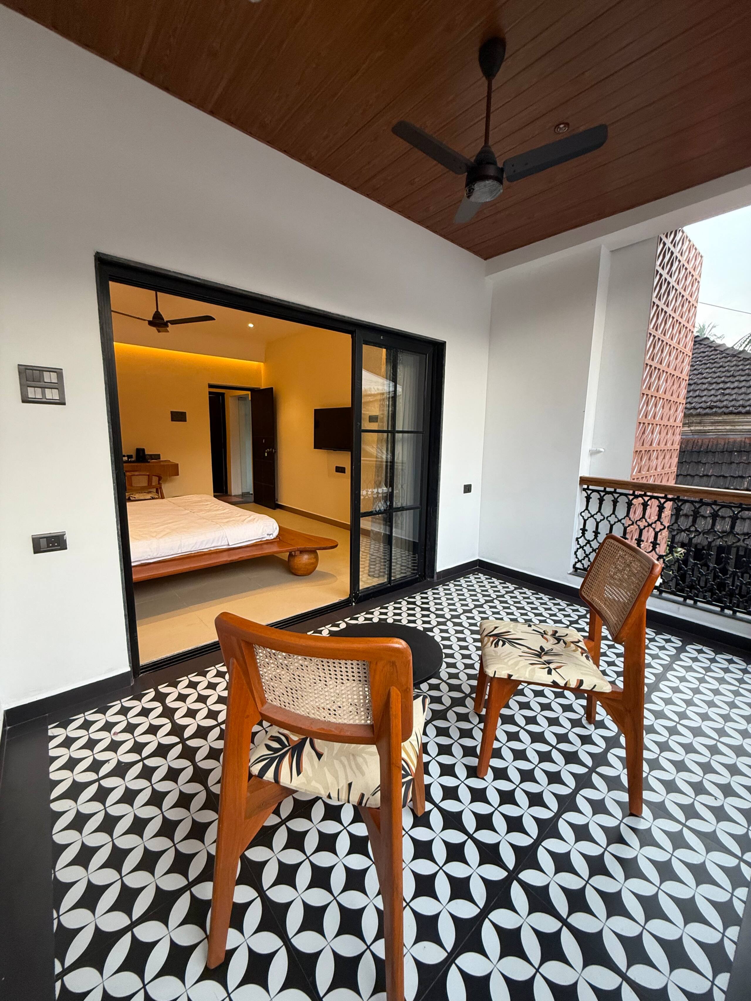 Deluxe suite with balcony in Fontainhas 2