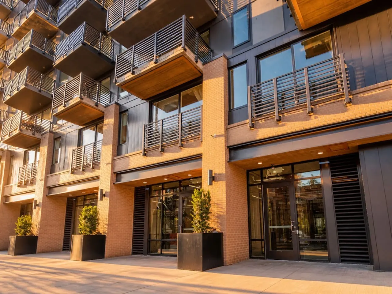 Lone Tree Escape | King Bed | Stylish DT Stay