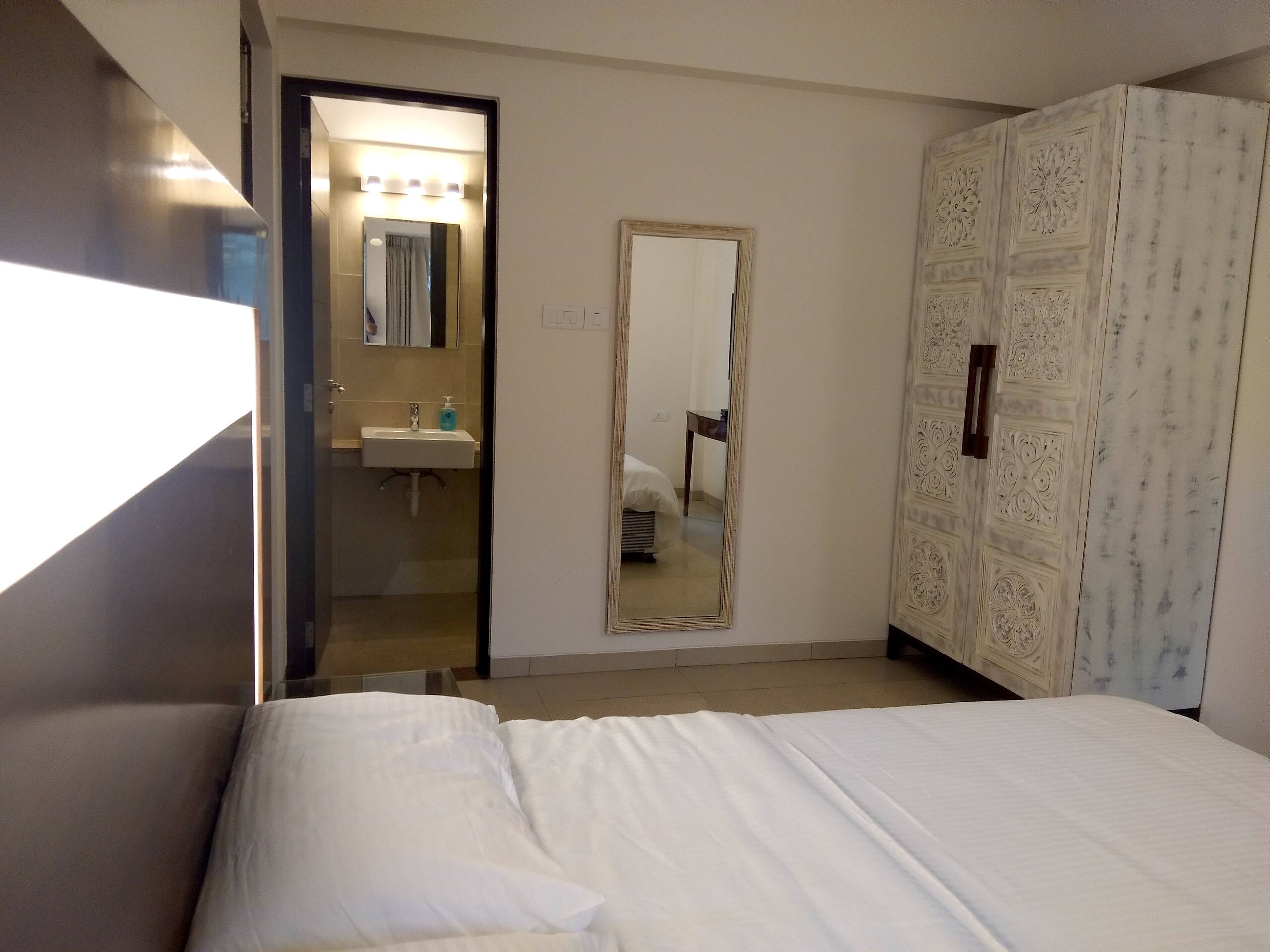 Casa Legend Suites  · Luxurious 2 Double Bed Suite near Candolim Beach 10