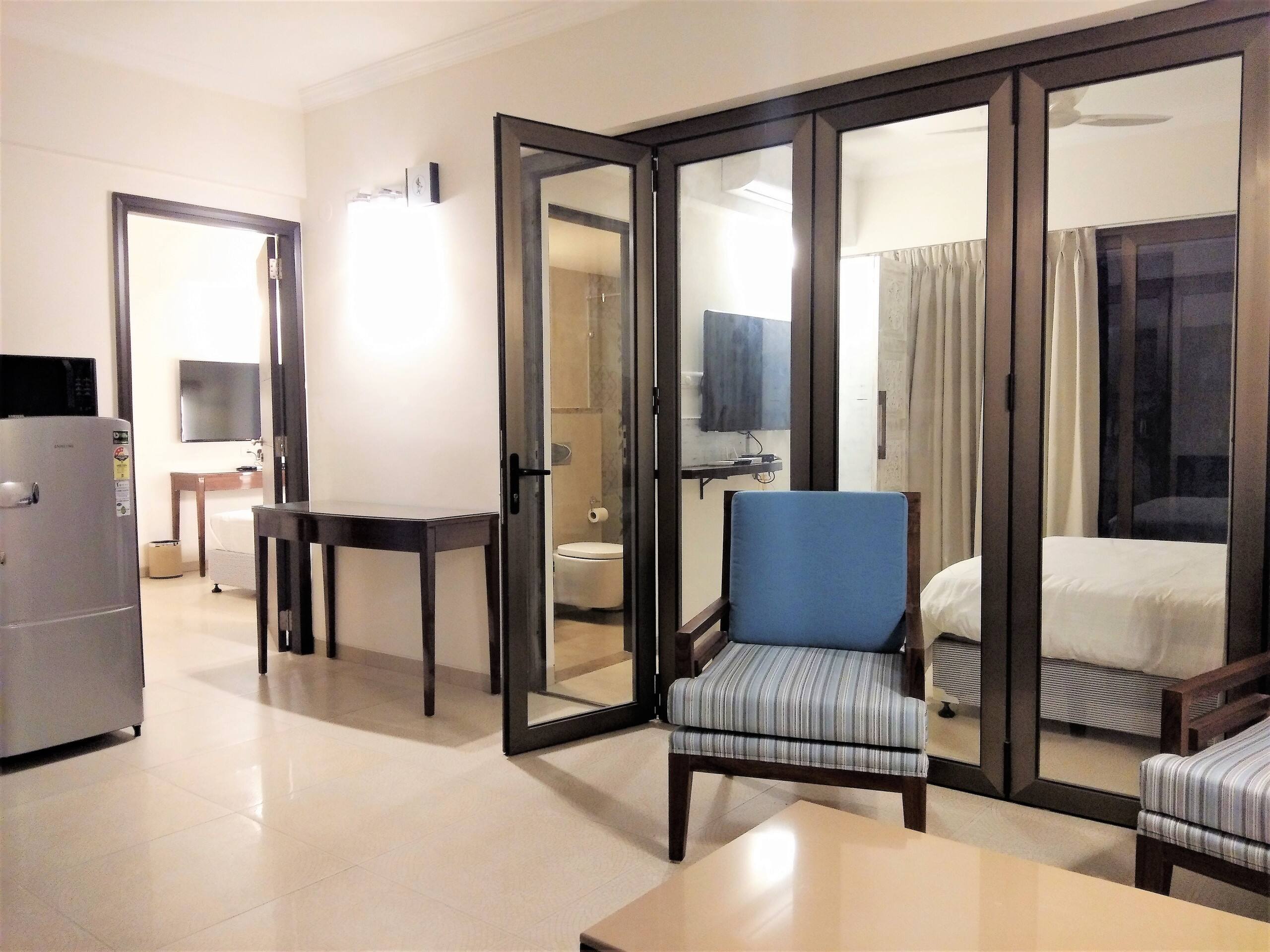 Casa Legend Suites  · Luxurious 2 Double Bed Suite near Candolim Beach — photo 5