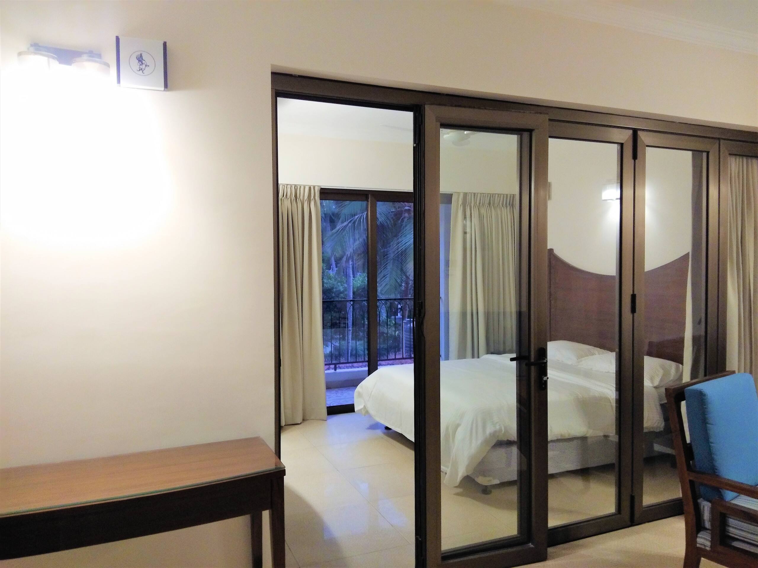 Casa Legend Suites  · Luxurious 2 Double Bed Suite near Candolim Beach — photo 4