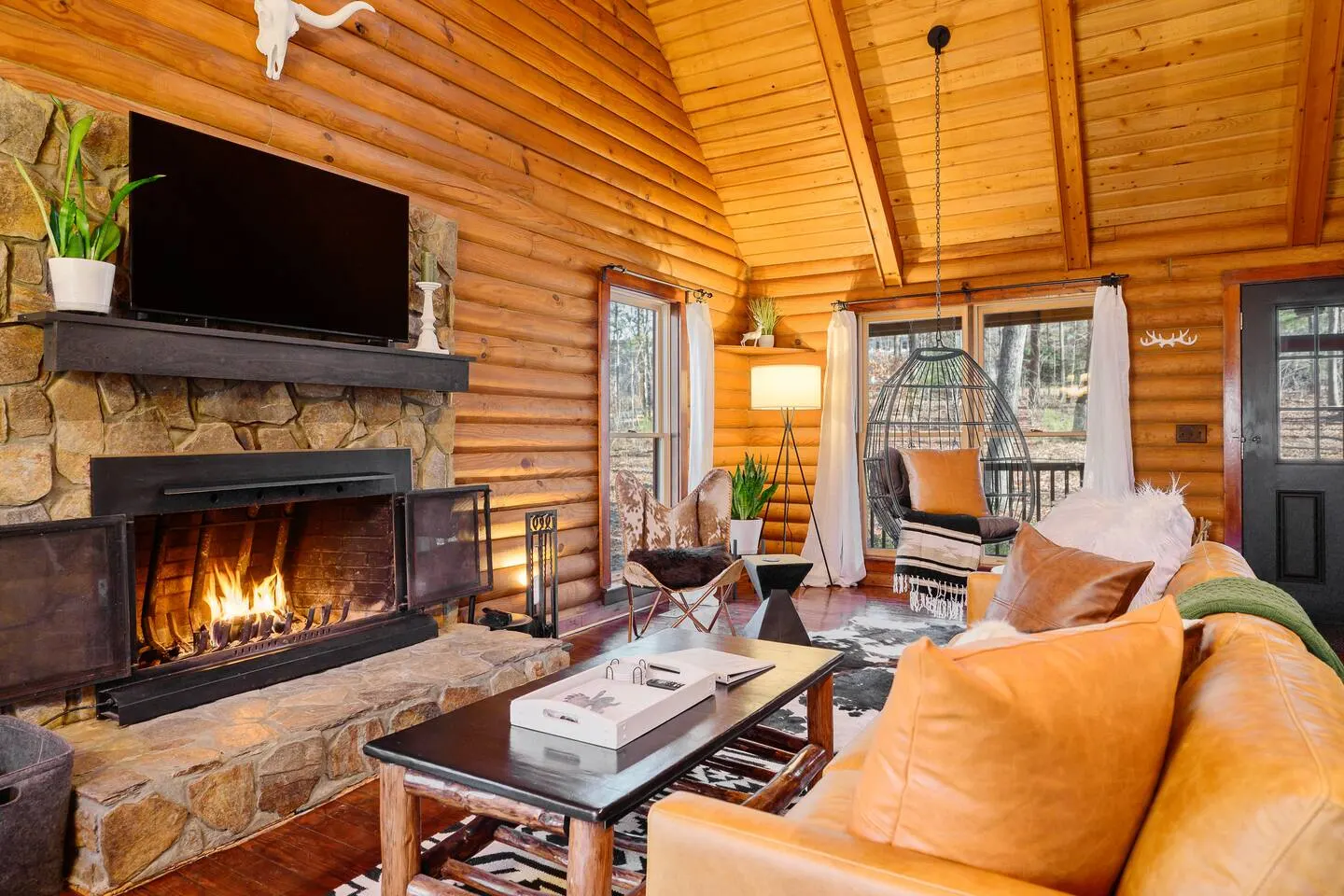 Designer Cabin on Wooded Acre • 10 min to Raleigh — foto 2