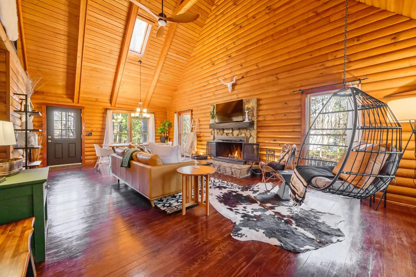 Designer Cabin on Wooded Acre 10 min to Raleigh 9