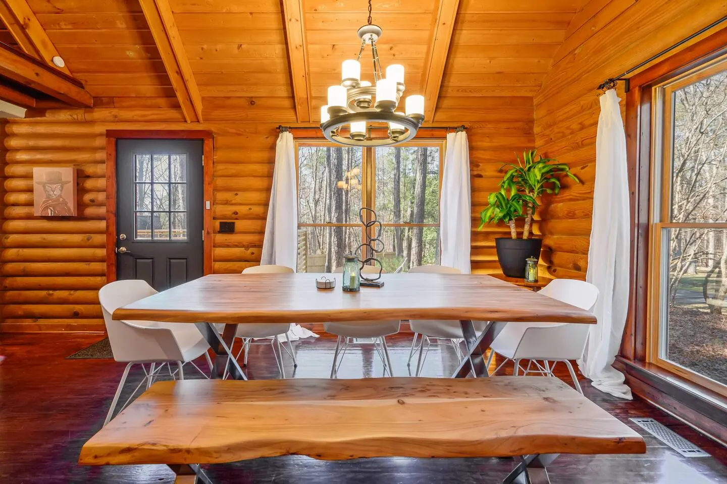 Designer Cabin on Wooded Acre 10 min to Raleigh 12