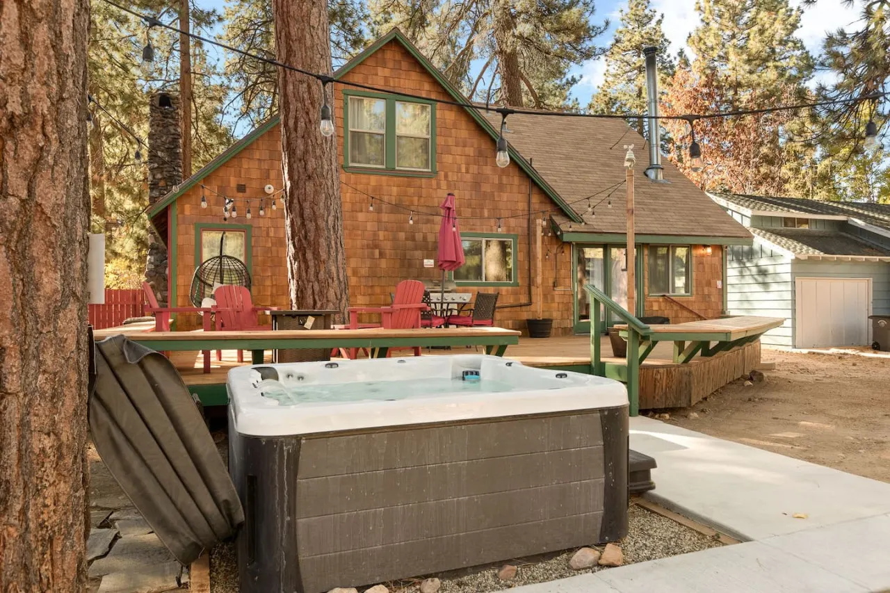 Mountain Getaway, Hot Tub, Games & BBQ 1