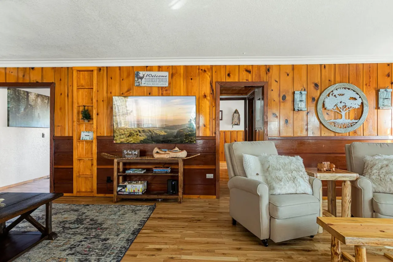 Mountain Getaway, Hot Tub, Games & BBQ 16