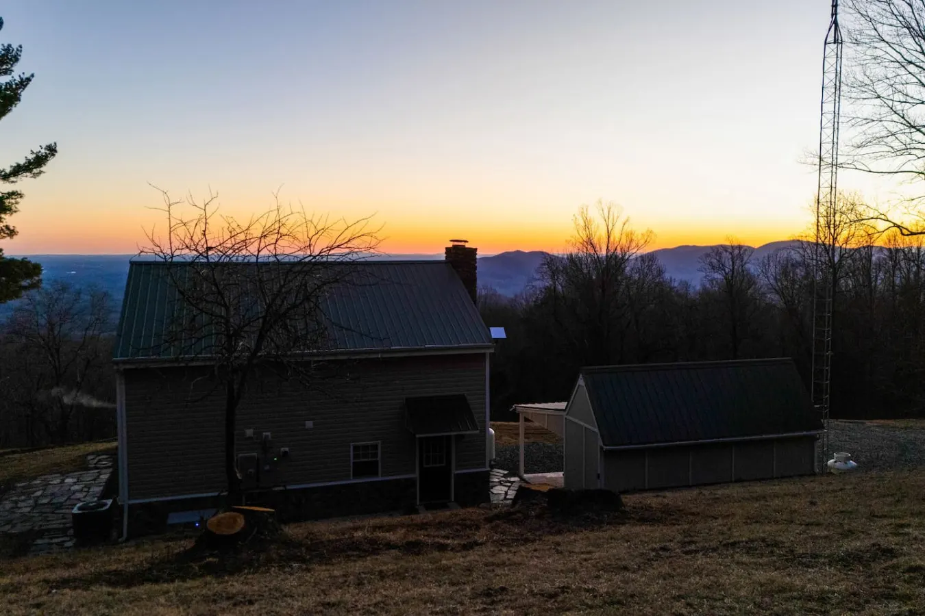 Mountain Retreat: Stunning Views, Fire Pit, Peace 13