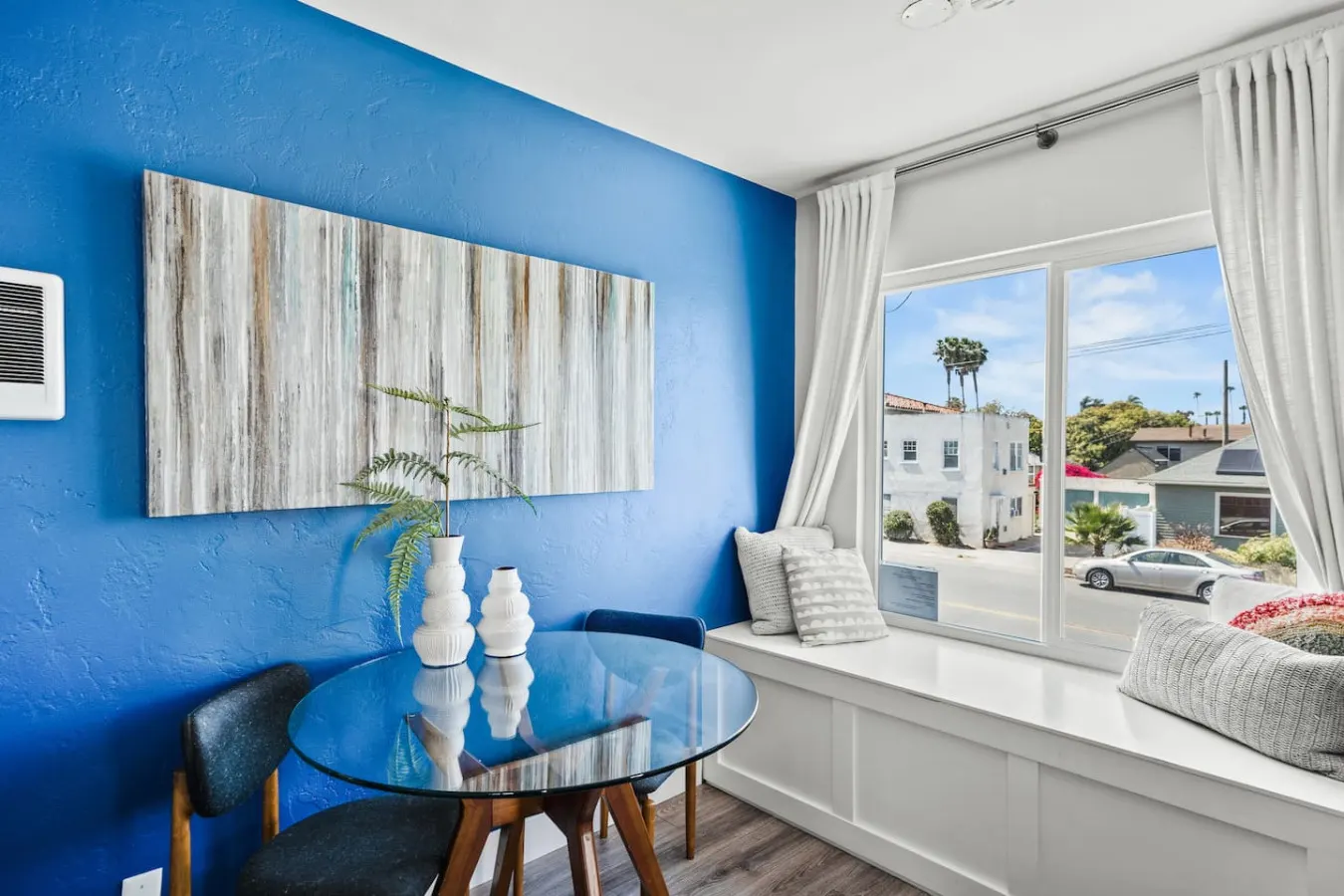 Porchlight Home - Cozy Upstairs 1B - Free Parking 6