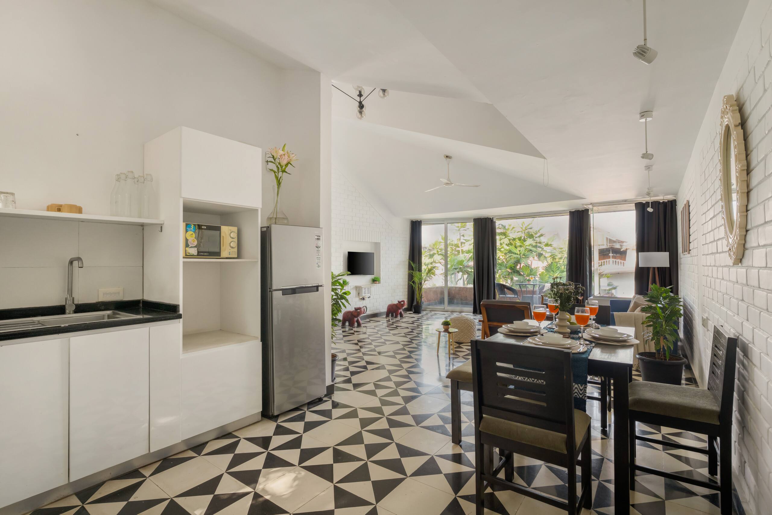 Lush 2BHK | Pool | Reis Magos 21