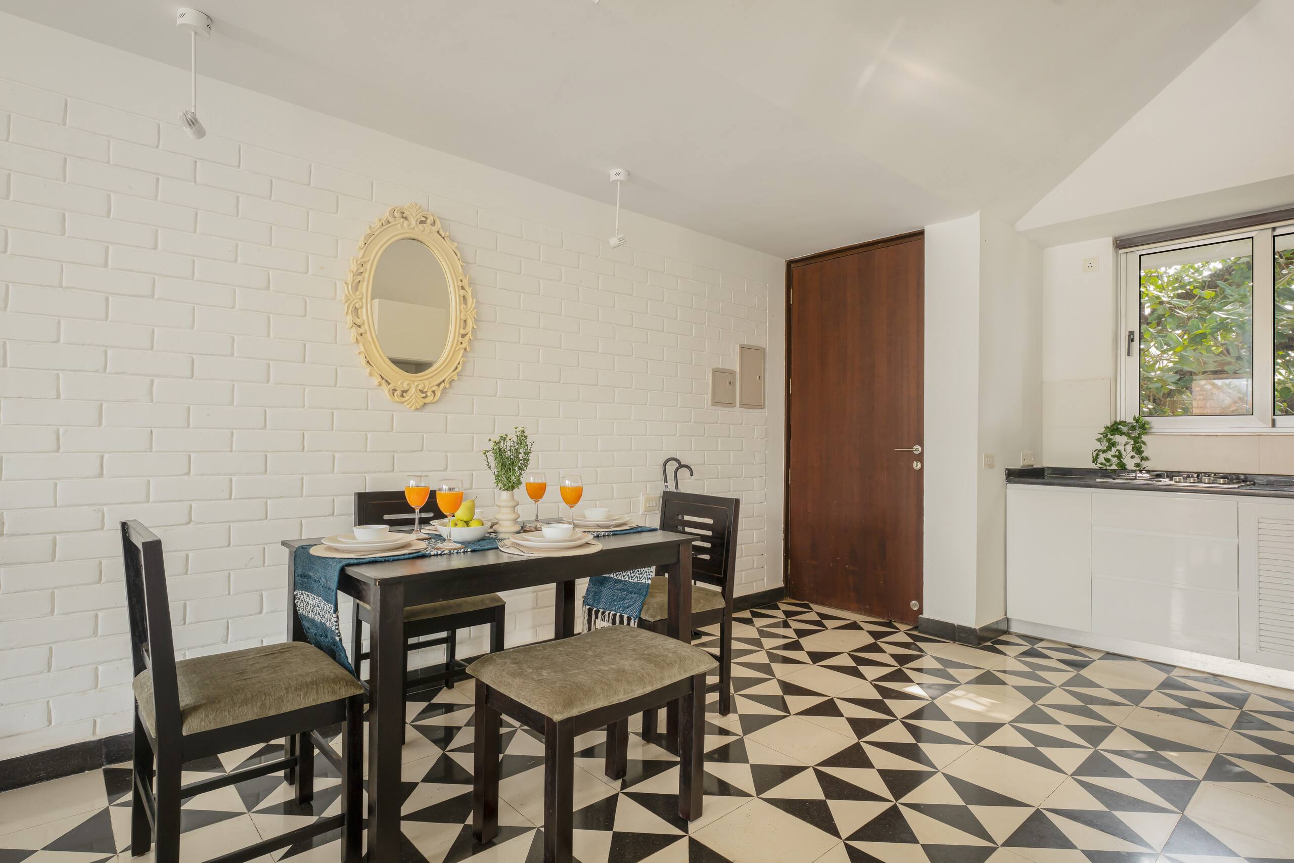 Lush 2BHK | Pool | Reis Magos 24