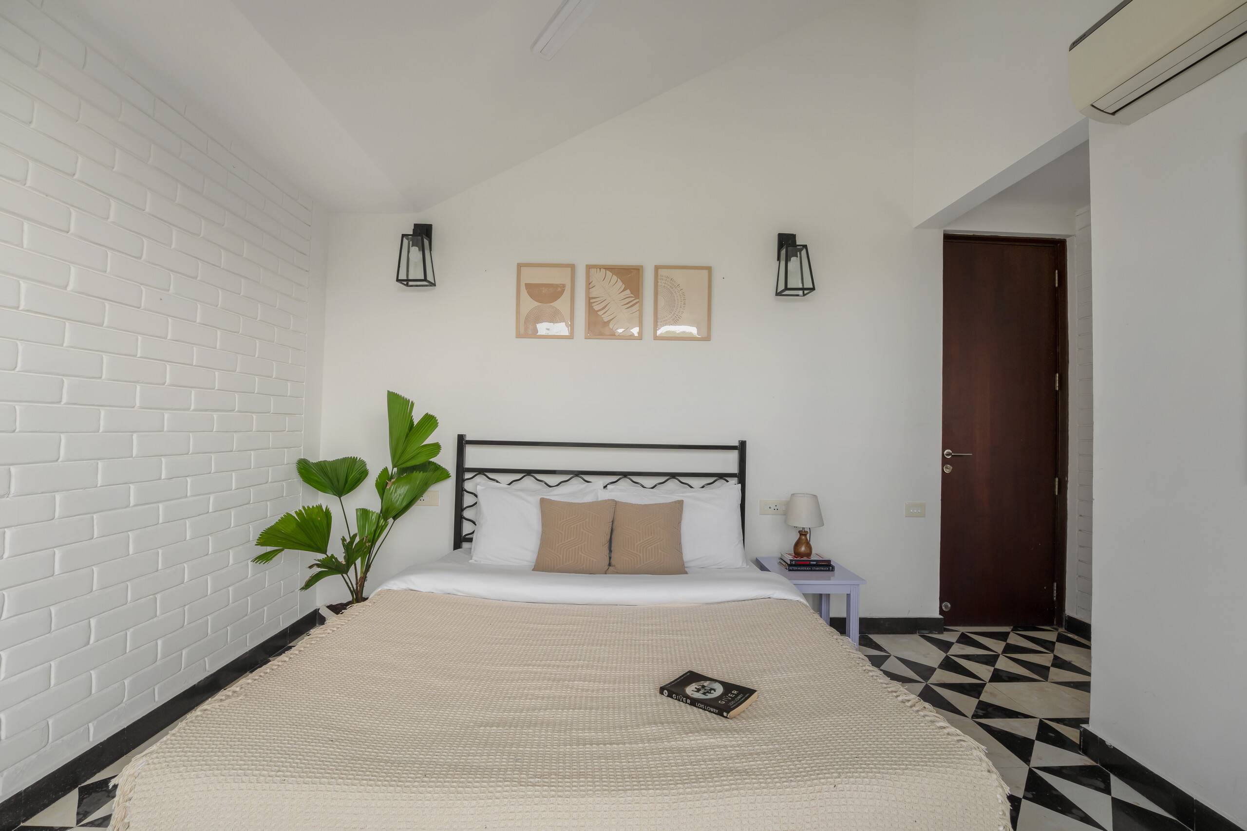 Lush 2BHK | Pool | Reis Magos 29