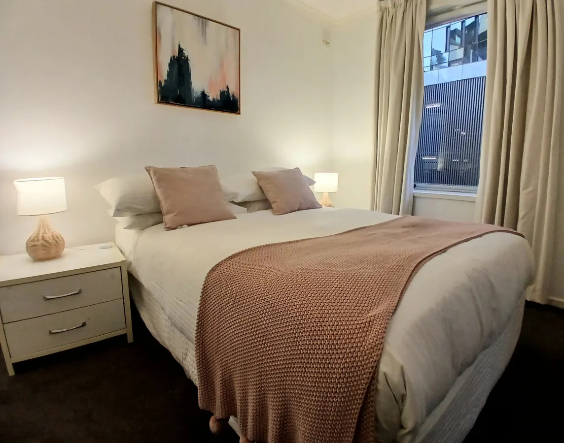 Southbank Boulevard Retreat by Readyset Apartments - 3 Bedroom Apartment - SB1 5