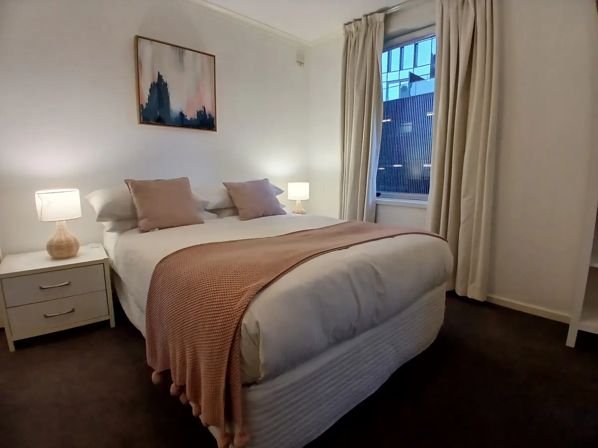 Southbank Boulevard Retreat by Readyset Apartments - 3 Bedroom Apartment - SB1 6