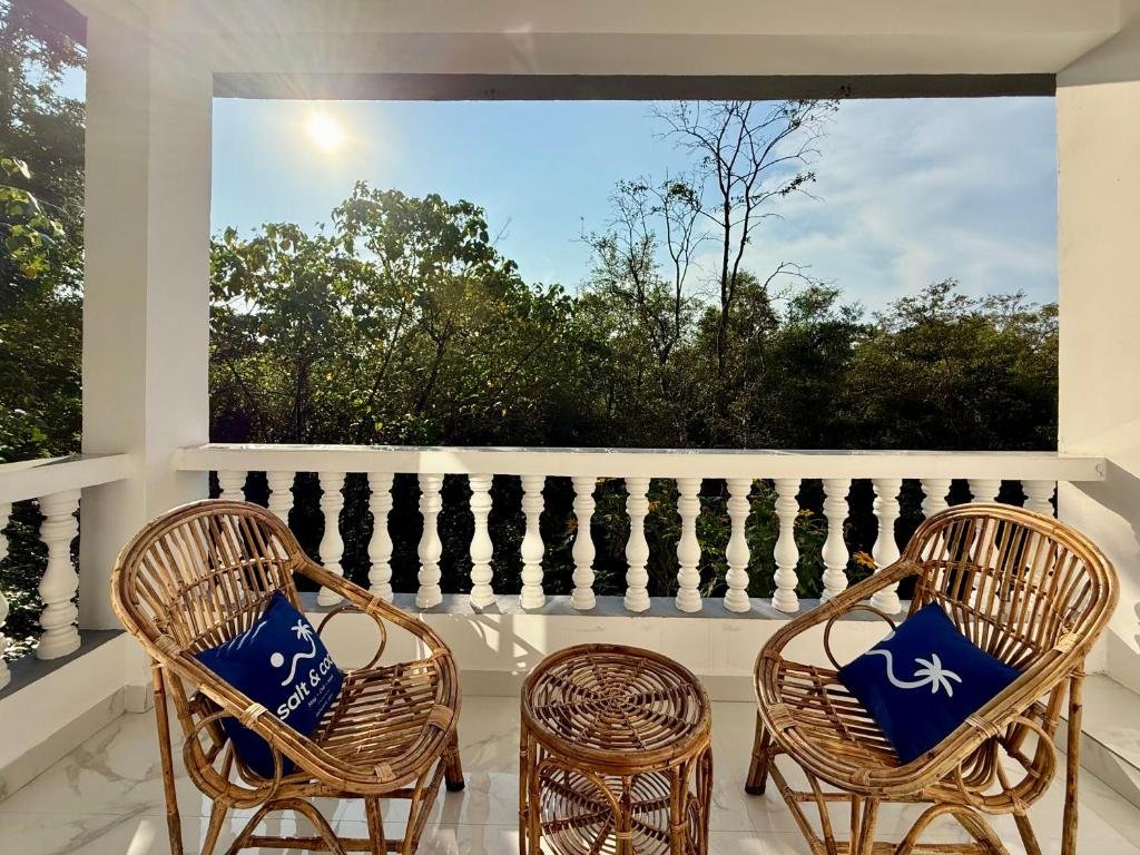 Salt & Coco- Boho Room with Balcony 400m to Beach 7