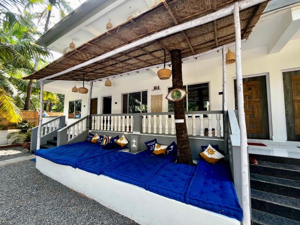 Salt & Coco- Boho Room with Balcony 400m to Beach 8