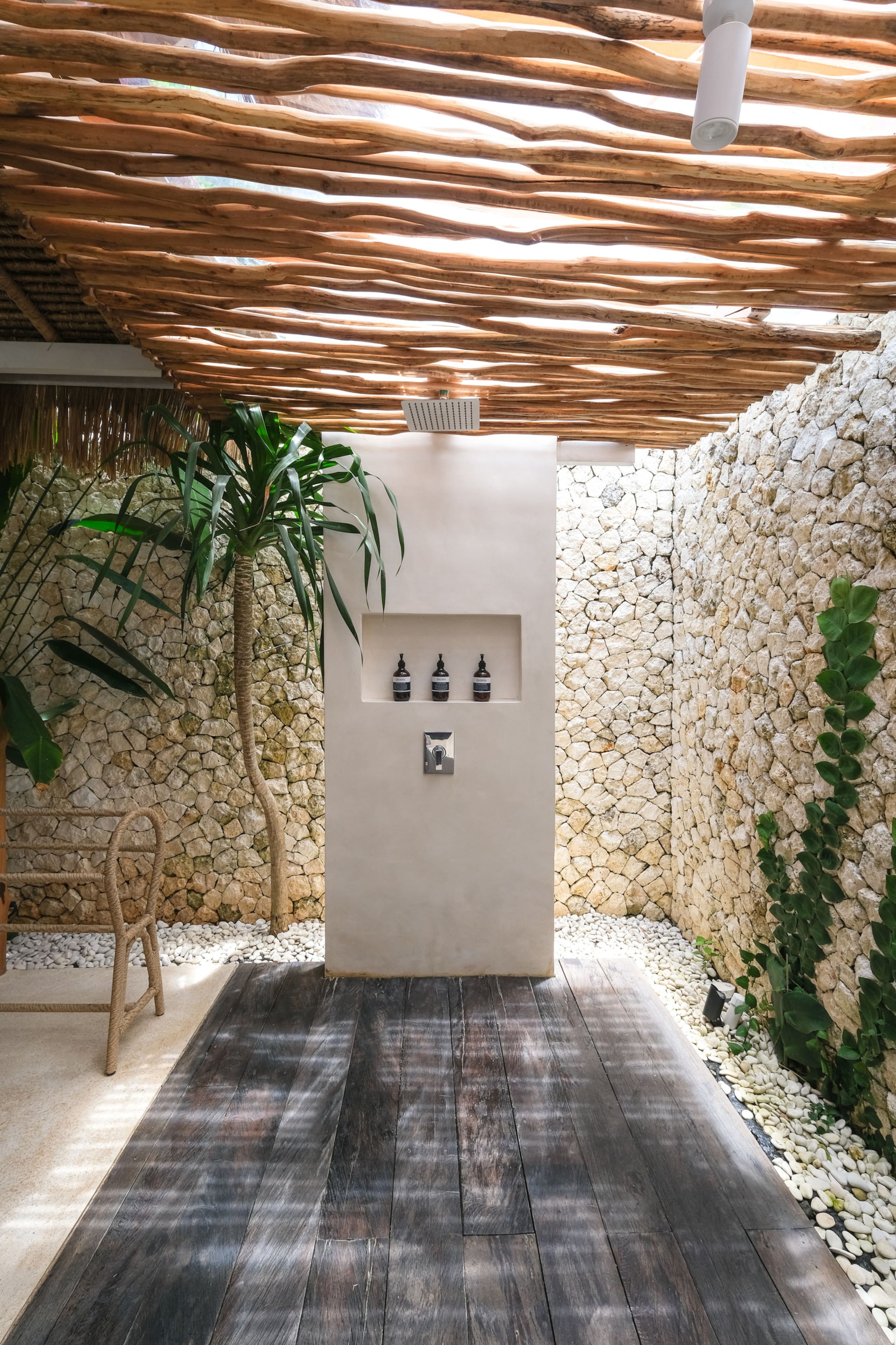 AMAKA: Mediterranean Boho Style Villa Bingin 22
