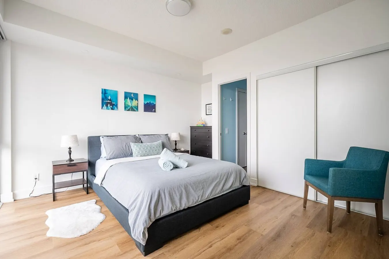 Stylish 1BR Condo Sleeps 4 Stunning City Views 12