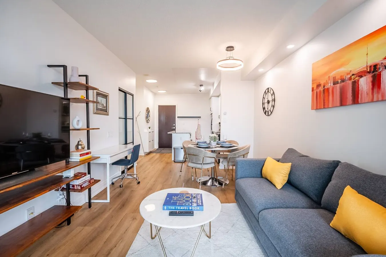 Stylish 1BR Condo Sleeps 4 Stunning City Views 17
