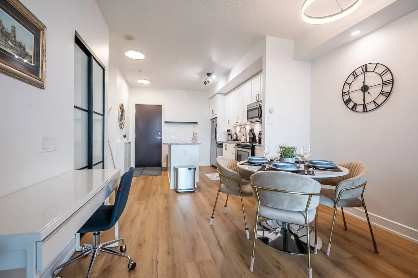 Stylish 1BR Condo Sleeps 4 Stunning City Views 18