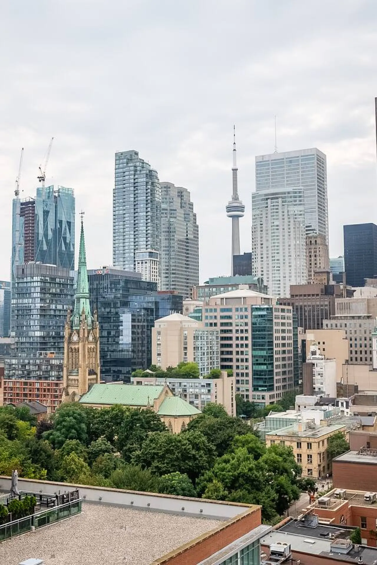Stylish 1BR Condo Sleeps 4 Stunning City Views 4