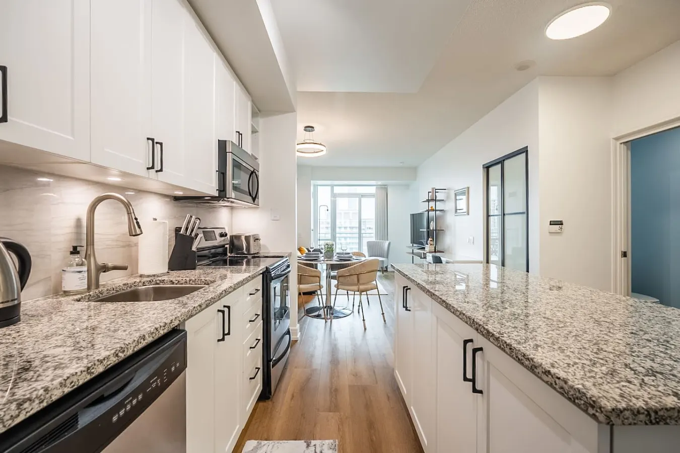 Stylish 1BR Condo Sleeps 4 Stunning City Views 6