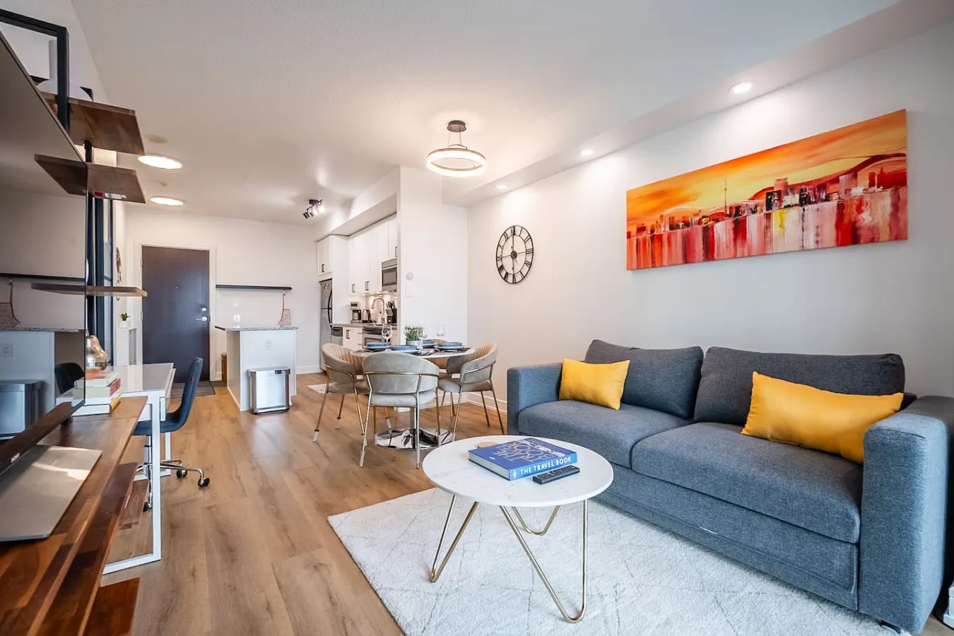 Stylish 1BR Condo Sleeps 4 Stunning City Views 7