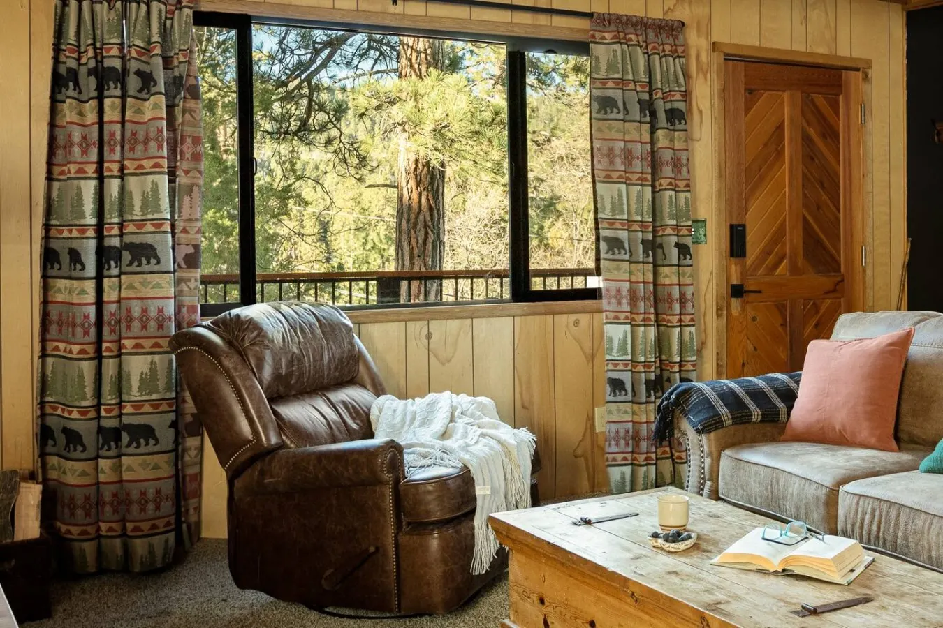 Silver Coyote - Slope views, firepit, golf course 9