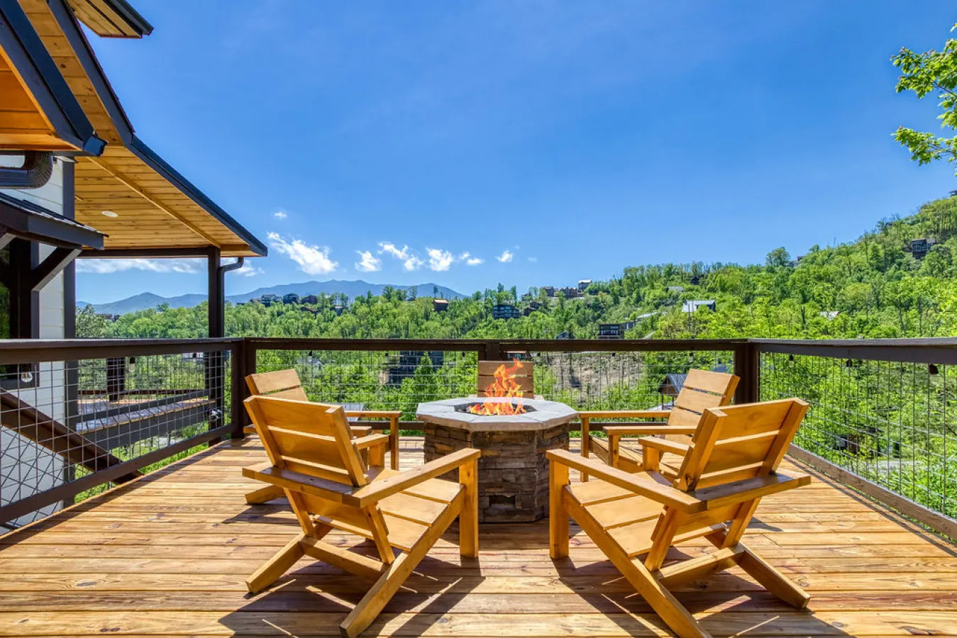 Brand New Cabin w/ Mountain Views & Karaoke 9