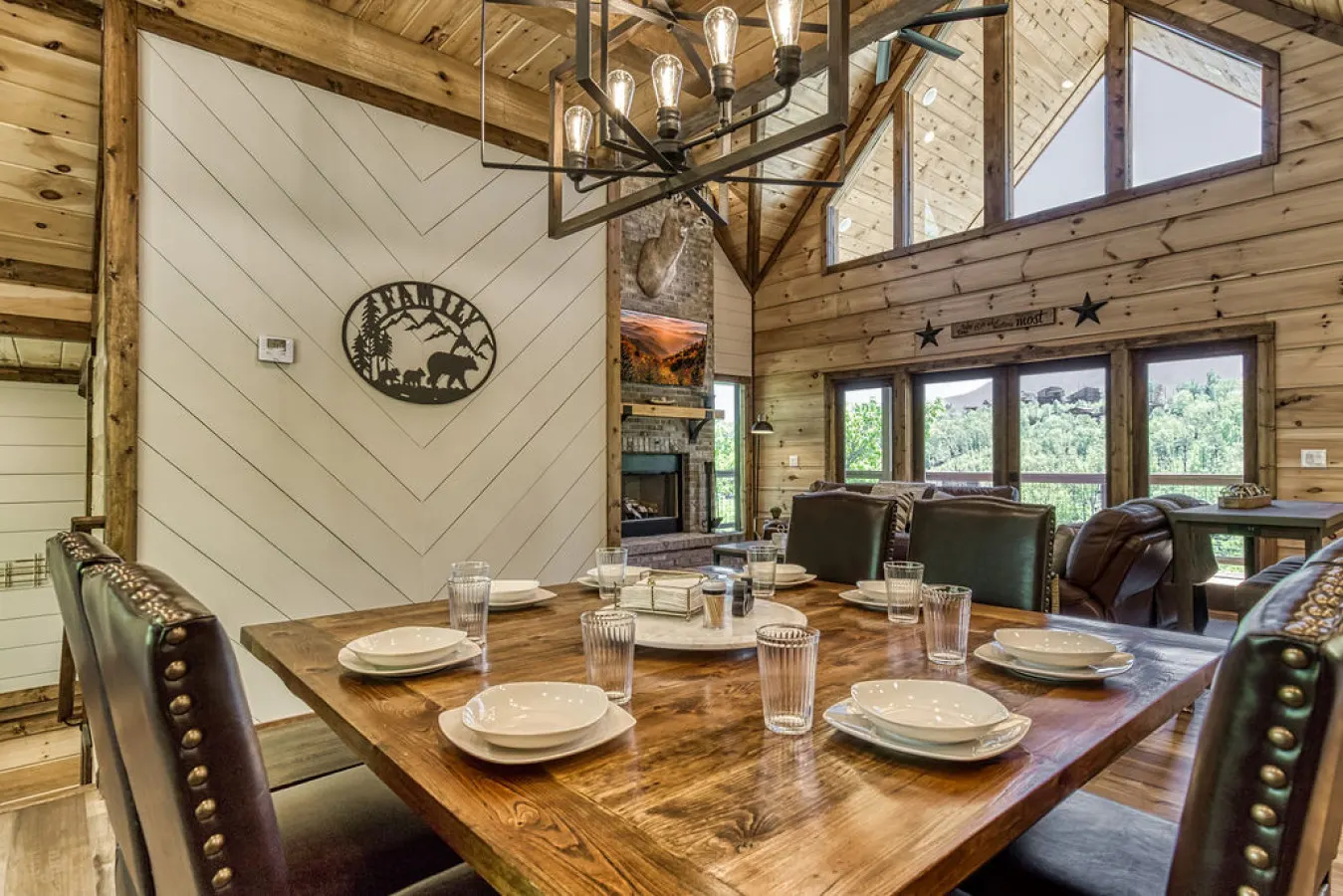 Brand New Cabin w/ Mountain Views & Karaoke 15