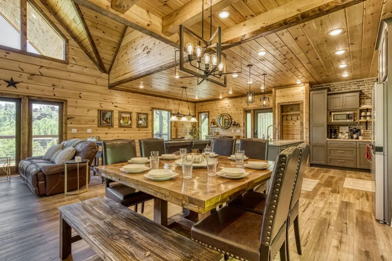 Brand New Cabin w/ Mountain Views & Karaoke 16