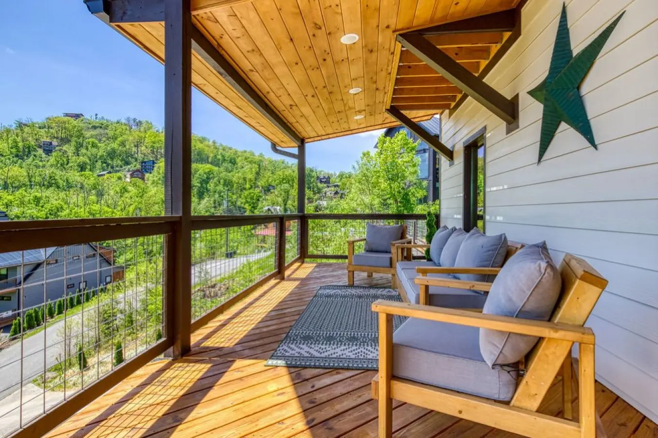 Brand New Cabin w/ Mountain Views & Karaoke 20