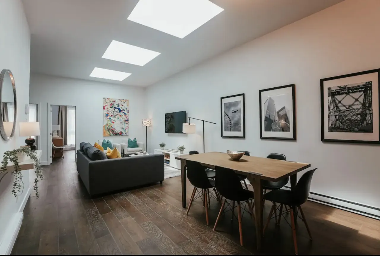 New Stylish and bright 2bdr near St-Hubert Plaza - Unit 202 13