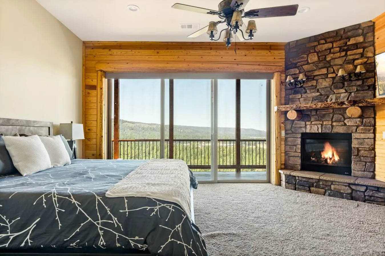 Hidden Haven Lux Estate: Big Bear Lake Views - Spa 17