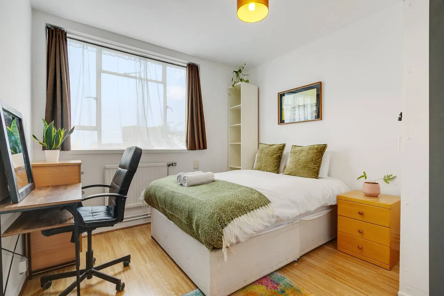 Zone 1 Spacious Serviced Apartment in Central London 2