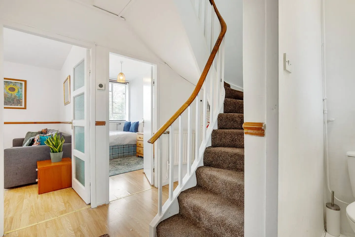 Zone 1 Spacious Serviced Apartment in Central London 17