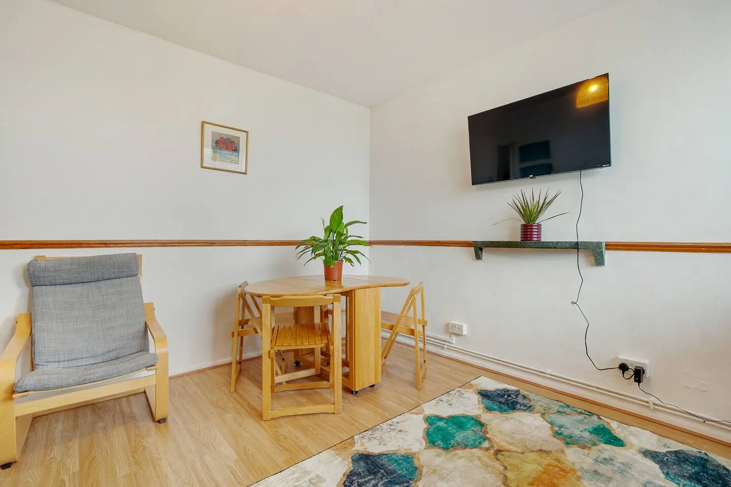 Zone 1 Spacious Serviced Apartment in Central London 18