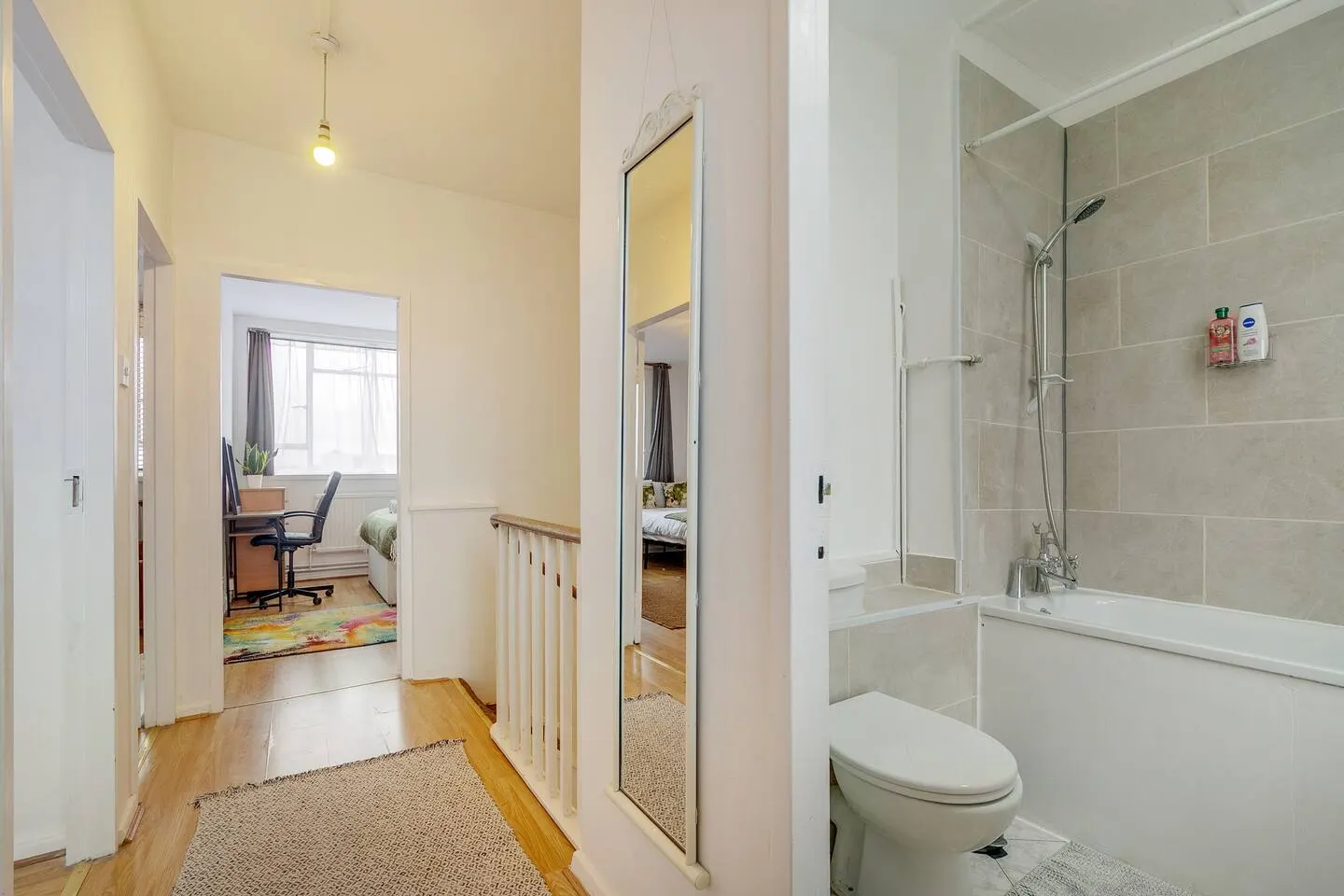 Zone 1 Spacious Serviced Apartment in Central London 5