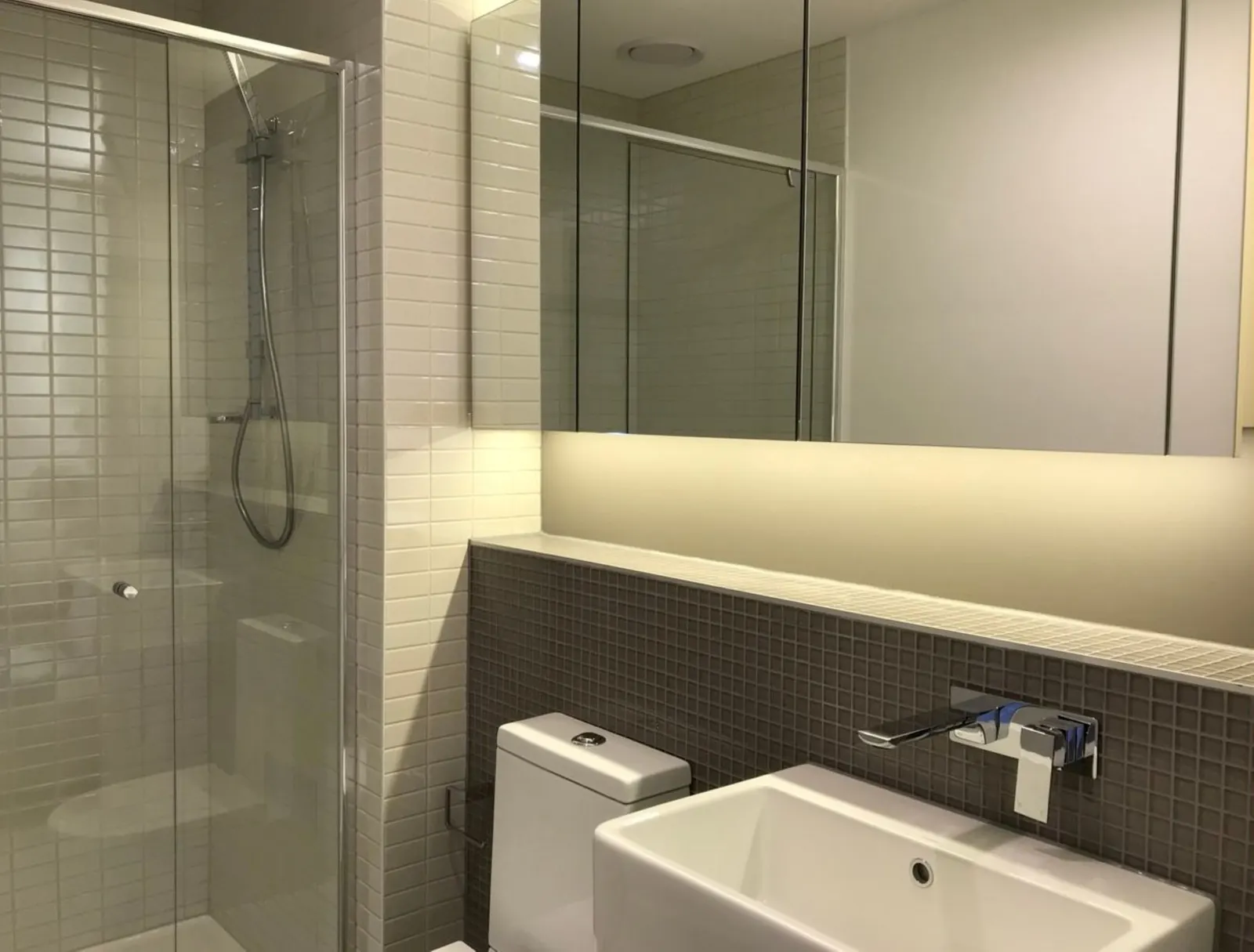ReadySet Apartments on Rose Lane - 3 Bedroom Apartment - RL1 17