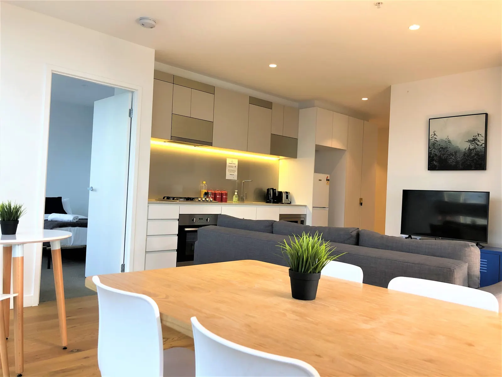 ReadySet Apartments on Rose Lane - 3 Bedroom Apartment - RL1 — photo 3