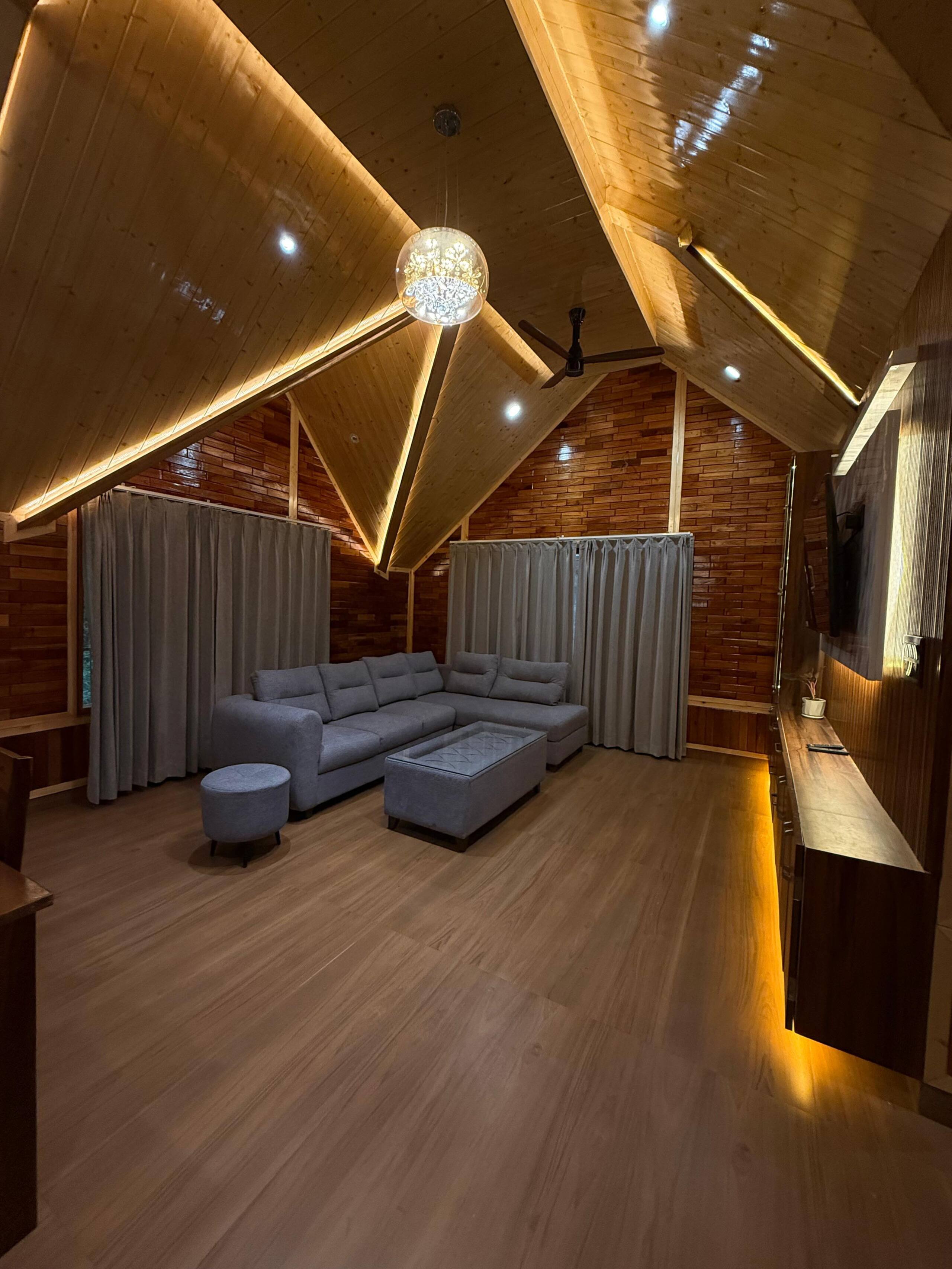 Modern wooden retreat with balcony | mountain view