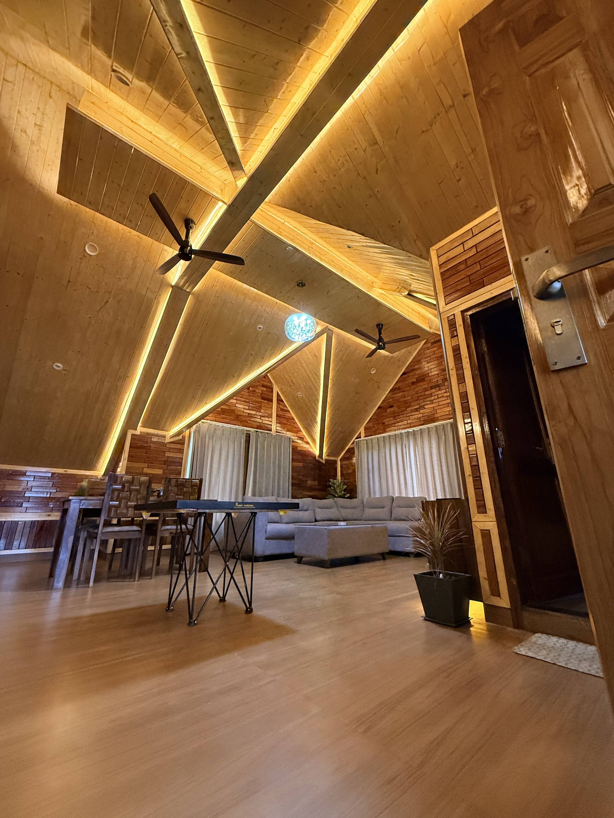 Modern wooden retreat with balcony | mountain view 10