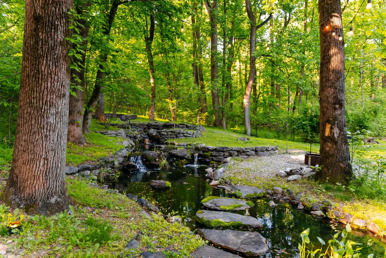 The Roundtop Chalet (Couples Getaway with Hot Tub) 9