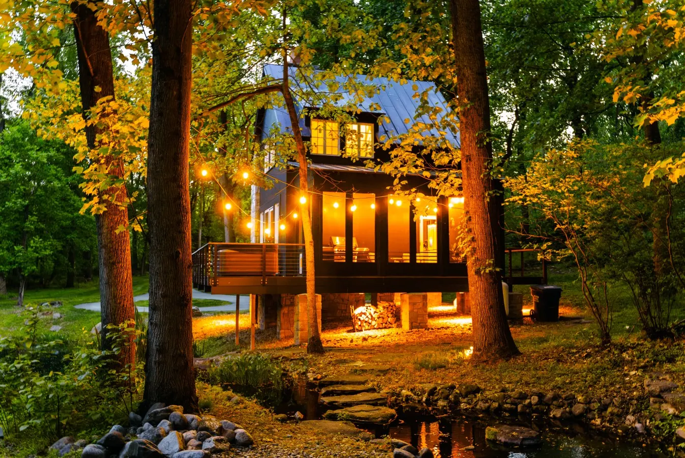 The Roundtop Chalet (Couples Getaway with Hot Tub) 10
