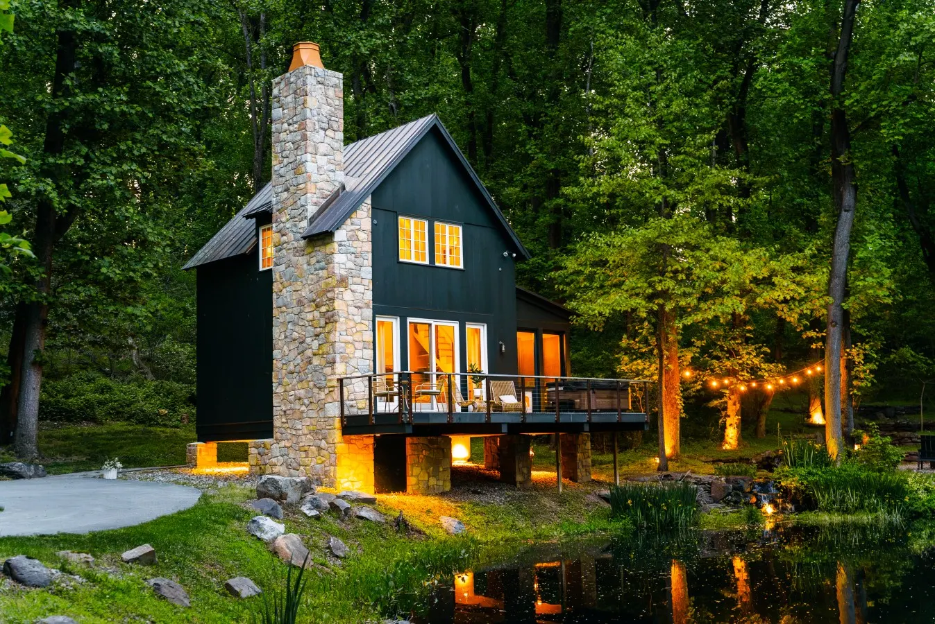The Roundtop Chalet (Couples Getaway with Hot Tub) 6