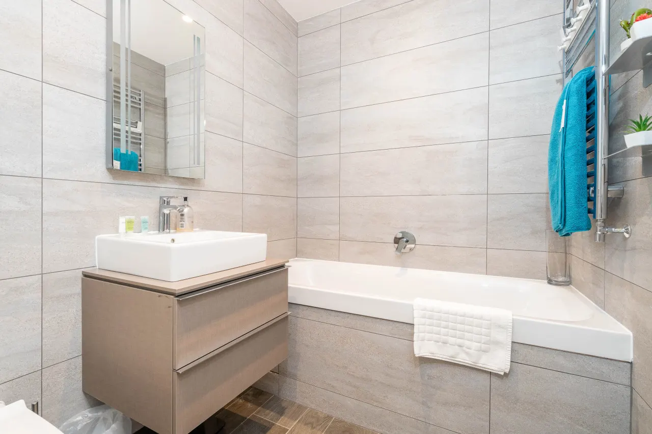 Stylish City Centre Penthouse - Large Private Terrace - Parking 10