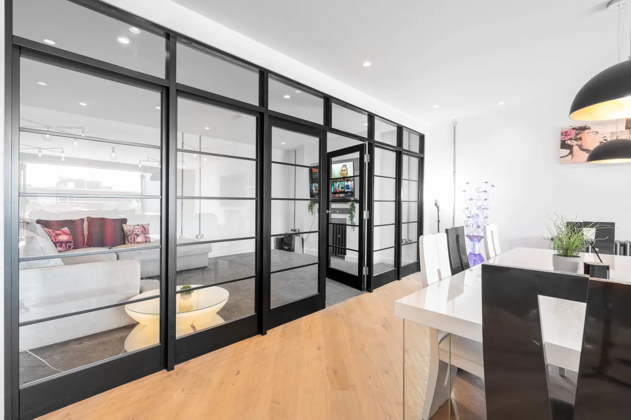 Stylish City Centre Penthouse - Large Private Terrace - Parking 18